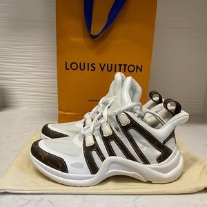 LOUIS VUITTON Sneakers!! Women, 39